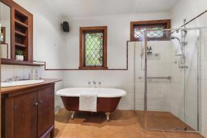 Discover Elegance at Silvermist