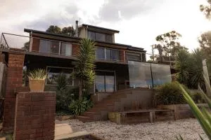 Whale Watch House - Gladstone