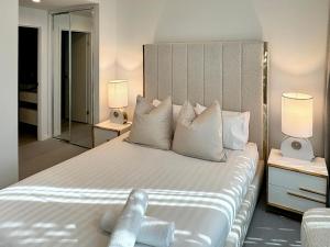 Signature Luxury 12 Floor 2BR Parking Ocean Views