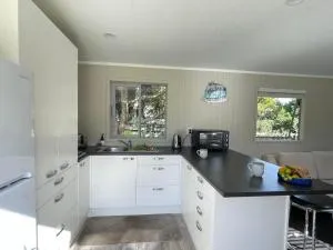 Whenuapai Village Tiny Home - Paremoremo