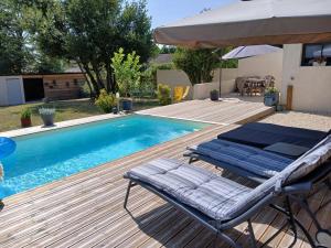 Gîte avec piscine chauffée, jardin clos et WiFi à Baignes - FR-1-653-264