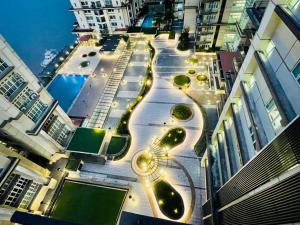 Kuching City Center Riverine Apartment With Balcony and Garden View