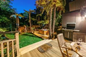 The Treehouse, Oneroa, Waiheke - Blackpool