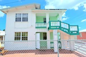 Tasteful Apartment in Rockley!