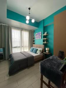 BGC McKinley Taguig 1BR with Balcony near Venice Grand Canal mall