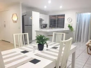 Robin Joy - Ernest Junction