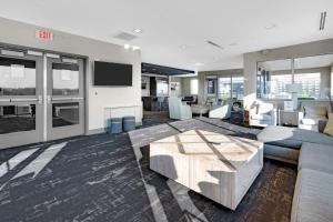 Modern Downtown Apartment