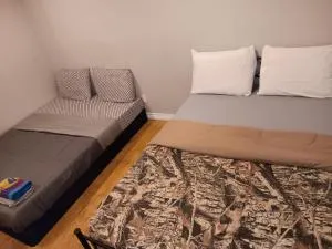 Year End Room Sale In Brampton- Next to Airport, Sheridan College, Plaza, Transit - Brampton