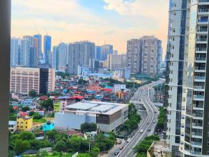 Cosy Suite Uptown Parksuites with Balcony Ultra fast wifi 250mbps