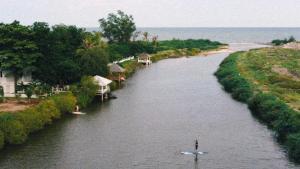 Baan Song Nam บ้านสองน้ำ