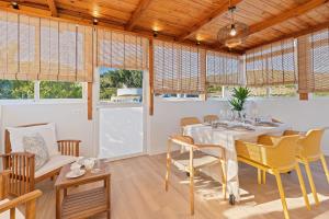 Comeback LA CASA OCULTA DE LA LUNA