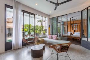 Villa Ruku-Ruku - Modern 1BR Villa with AC Living Room & Private Pool - French Style Interior