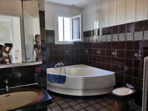 Maisons d'hotes Masbonoeil : photos des chambres