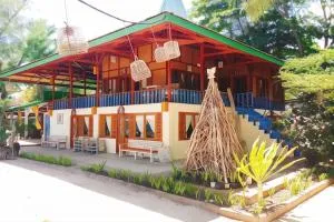 Cemara Beachfront Suite - 松巴