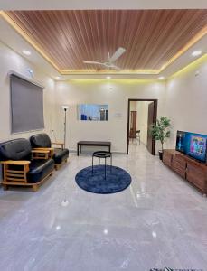 Luxurious Penthouse Terrace Studio at City center