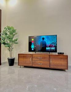 Luxurious Penthouse Terrace Studio at City center