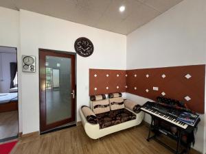 Bougainvillea Homestay 3BR - Lotus Pond - Cooking Class - Pool - BBQ Garden