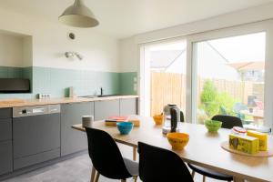 Maisons de vacances Maison pour 6 avec jardin - Centre de Nevez : photos des chambres
