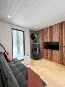 Metsavaatega majake Pärnu piiril