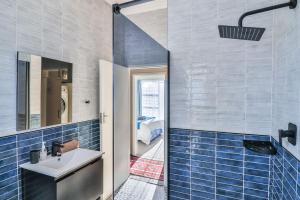 Mocha Bay House by the Sea