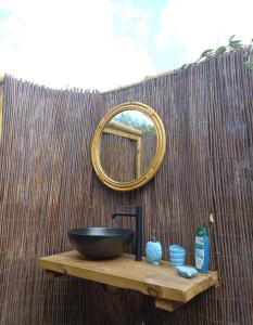 Studio with pool garden and open roof bathroom