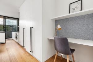 Sleek and Modern in Charming Location