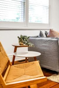 Large 3 Bed Art Deco Apartment in Camberwell