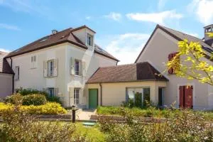 Chessy-bourg , 5 minutes Disneyland - Dampmart