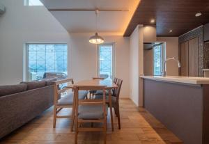 新屋 札幌市中心薄野車程5分鐘 挑高設計客廳 可停車1台 高速Wi Fi 地鐵徒步5分 一站到薄野