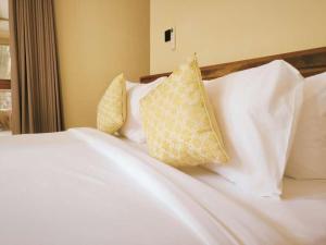 2 Bedroom River Apartment Private