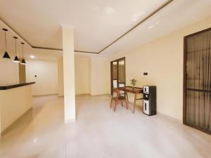 2 Bedroom River Apartment Private