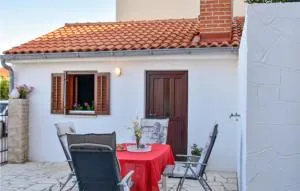 Pet Friendly Home In Nin With Kitchen - Nin