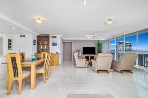 Stunning 2BR Beachfront Sub-Penthouse