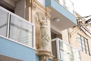 Sliema central 2BR Apt with balcony & sea views by 360 Estates