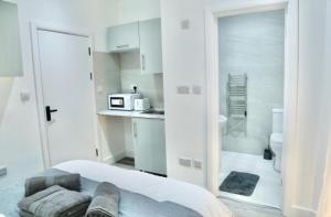 Special NW4 Studio - Professional - Own Entry