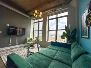 Chicago 2BR Suite Perfect for Convention and Business Trips Near McCormick Place, Arena, Soldier Field and Grant Park