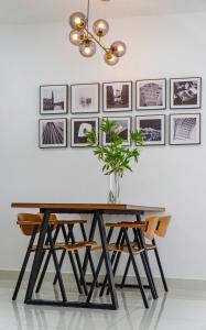 Grand Riverside Aparment 4Brs 5 Beds near D1