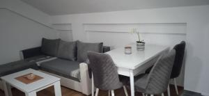 Apartment-sweet home in town center