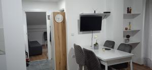 Apartment-sweet home in town center