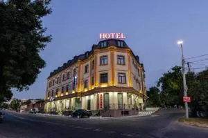 Royal Sebzor Hotel - Chatkal