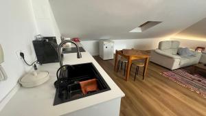 Lovely studio fully equipped