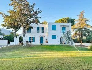 ᑕƳᑕᒪᗩᗪIᑕ ᐯIᒪᒪᗩ Eretria - 阿马林索斯