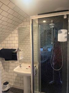 Double Room room in Dellwood Hotel