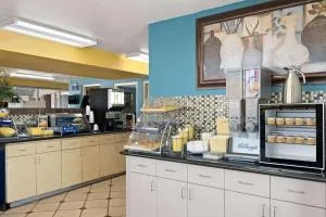 Days Inn by Wyndham Conway - Clinton