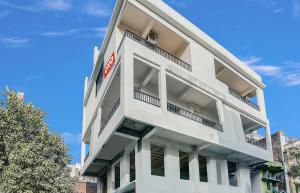 Hotel O White Villa