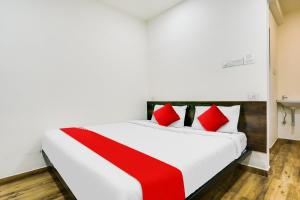 Hotel O White Villa