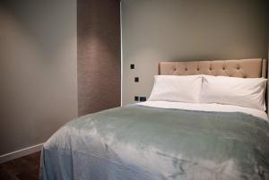 Chic Luxury Living in Battersea Power Station