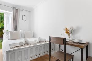Modern, Cosy & Central Studio 1min from Train - The Kensal Suite - Mid-Long Term Stays