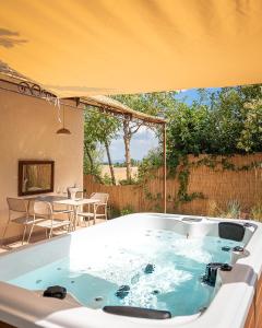 Fontarcella, Heart & Roots