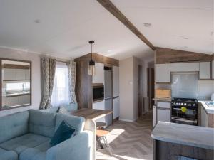 Pinewoods Park Classic no.2 - sleeps 6 – no dogs
